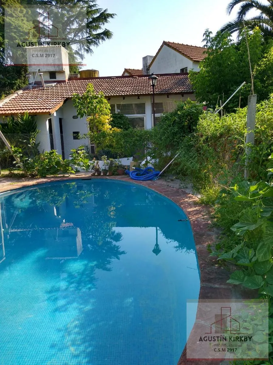 Casa en José E. Uriburu al 400