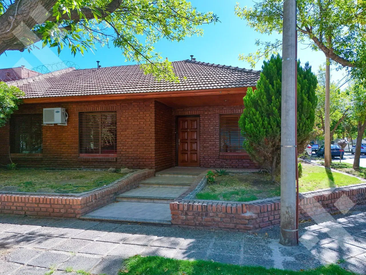 Casa en Venta Casa 4 Dormitorios – Cipolletti (APTO HIPOTECARIO)