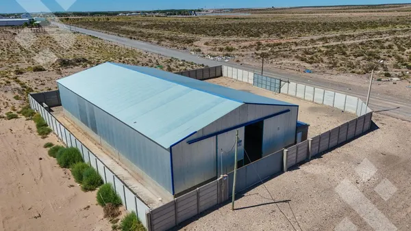 Galpon en En Alquiler | Galpón de 450 m2 | Parque Industrial | Centenario