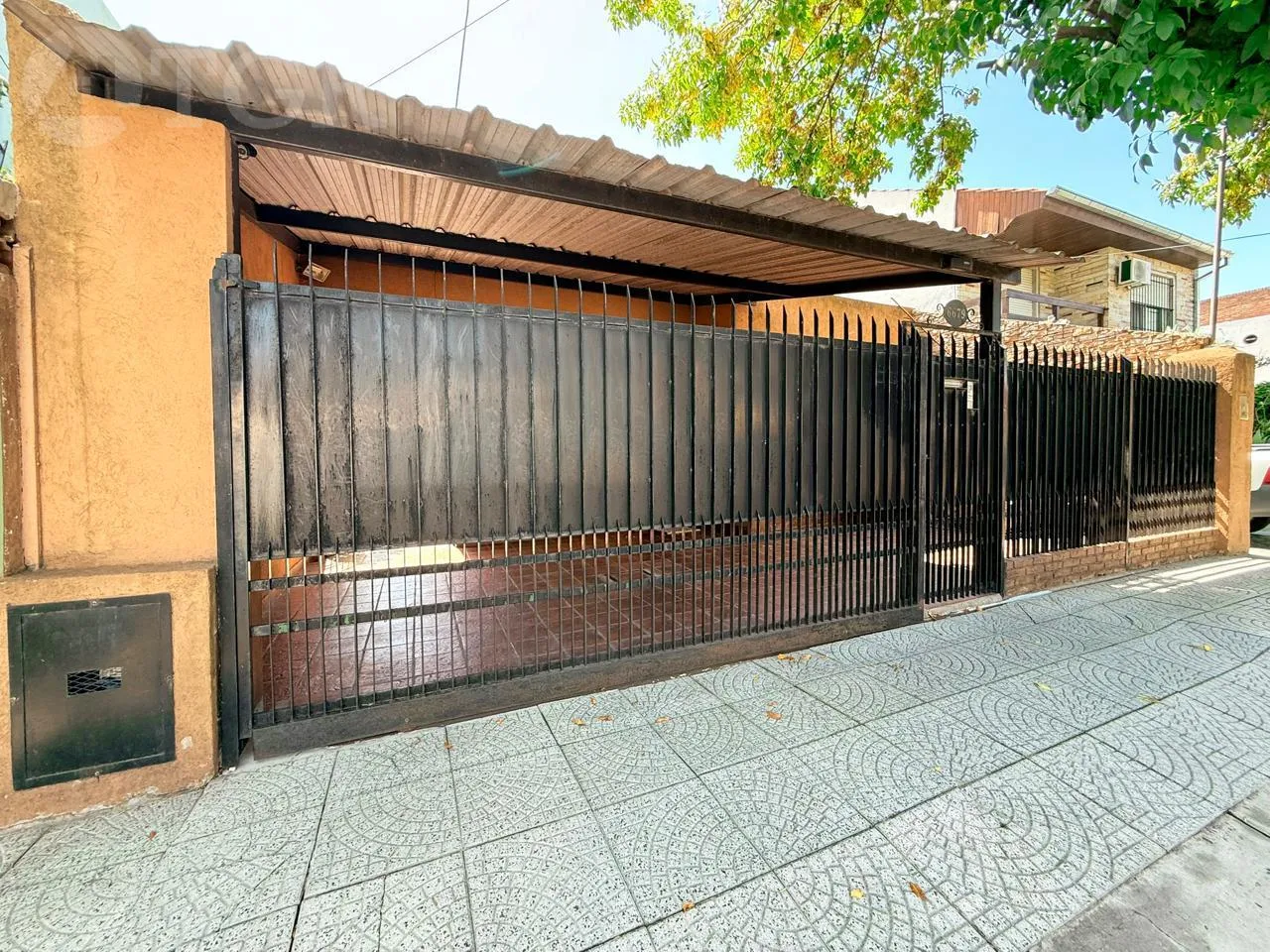 Casa en latorre al 6600