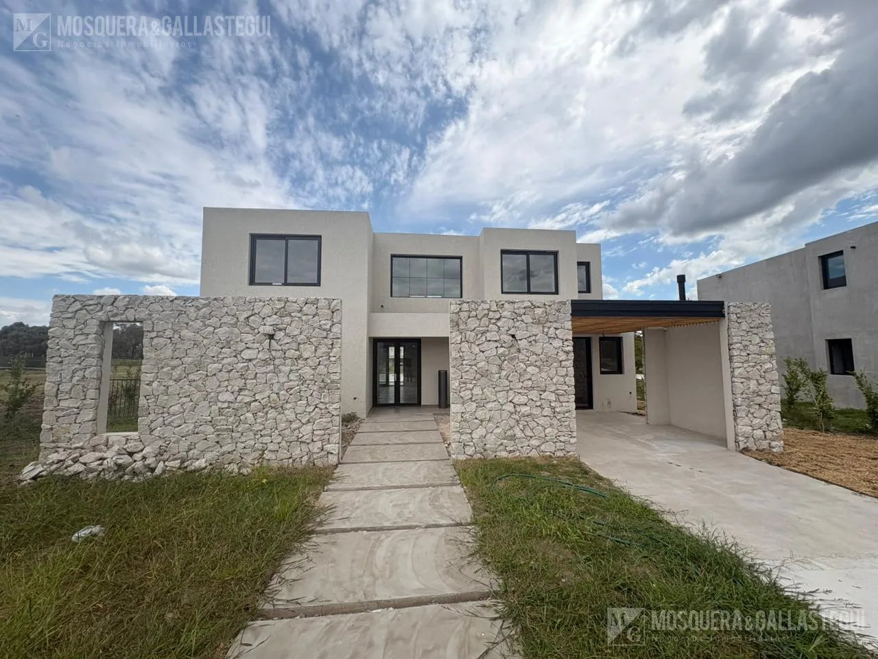 Casa en El Tilbury al 1200