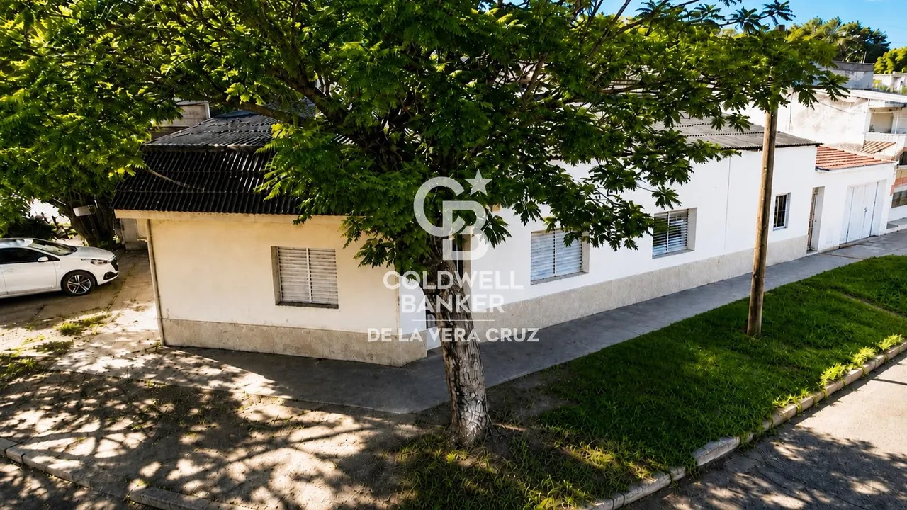Casa en Casa con locales comerciales en Santo Tomé