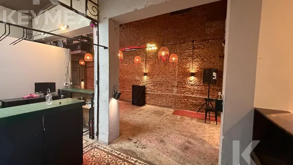 Local Comercial en 49 entre 12 y diag. 74, La Plata