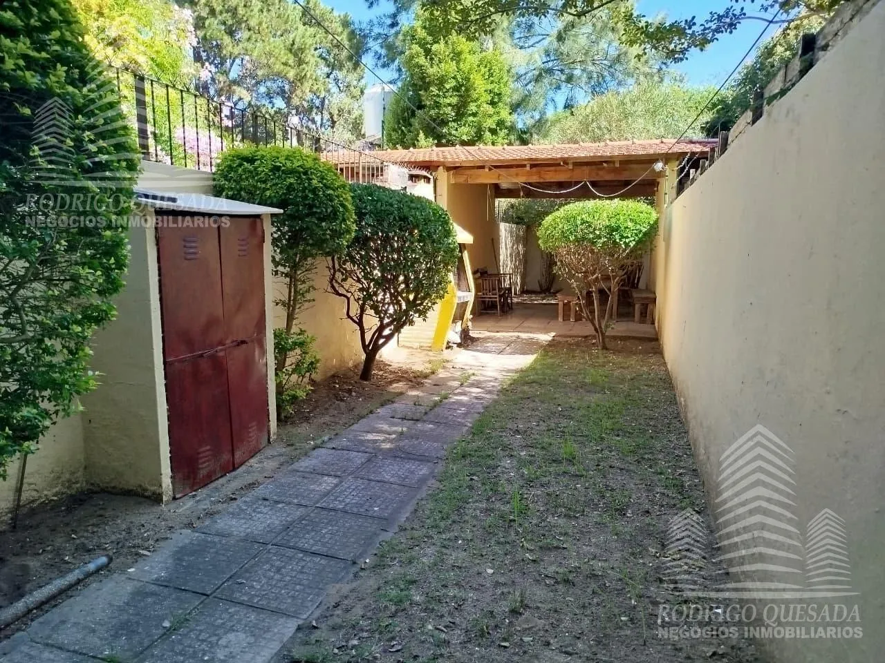 Departamento en Hermoso duplex en Avenida, amplia zona comercial!! al 1900