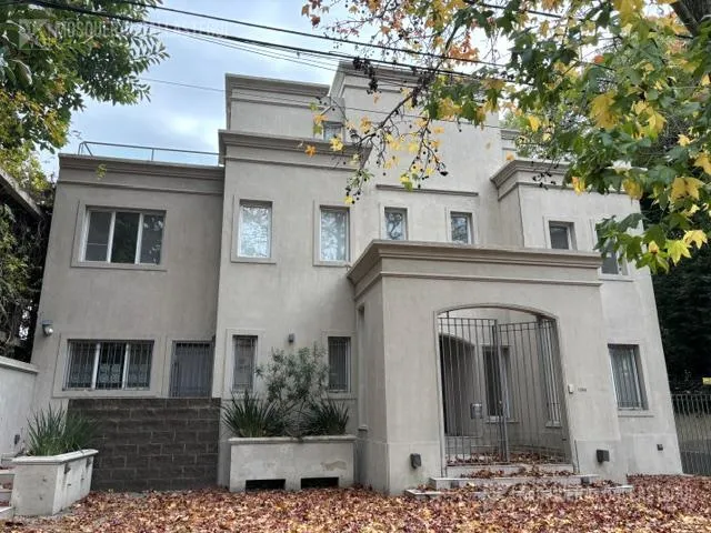Casa en Gral. Justo Jose de Urquiza al 1200