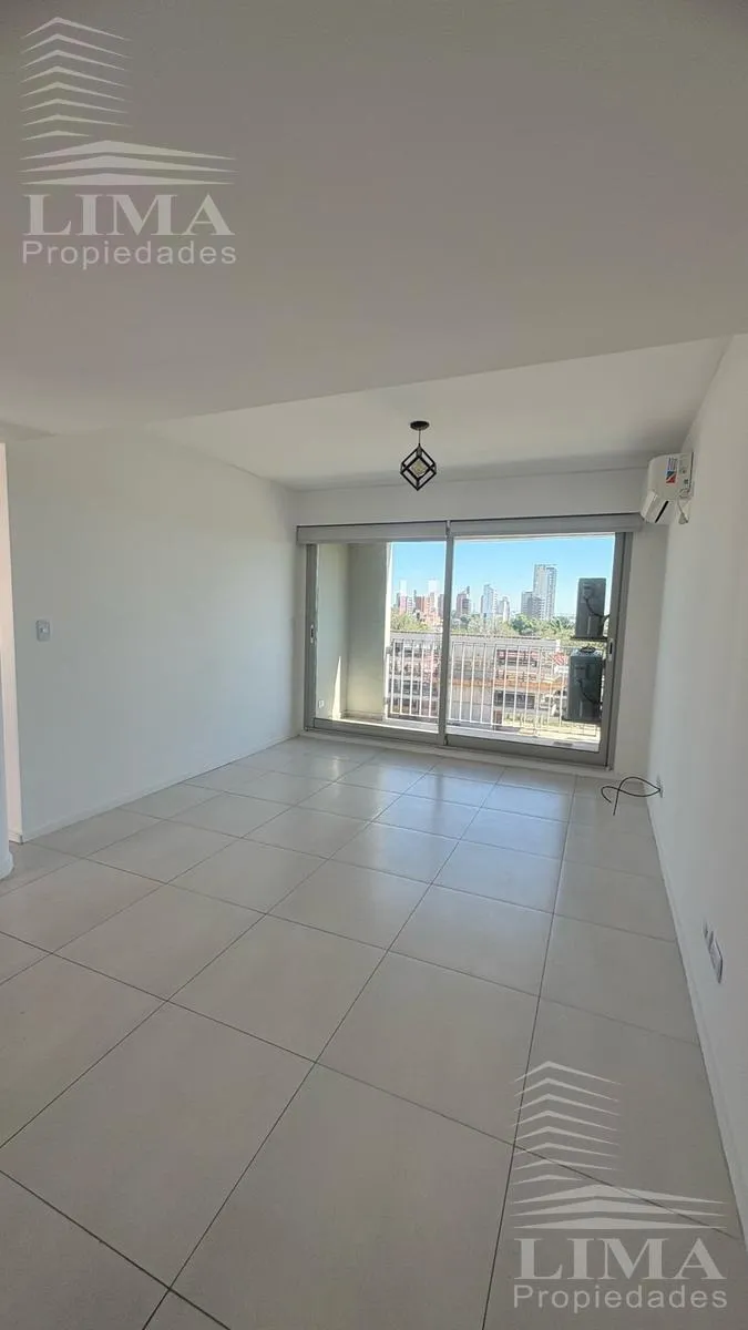 Departamento en Av. Candido Carballo al 500