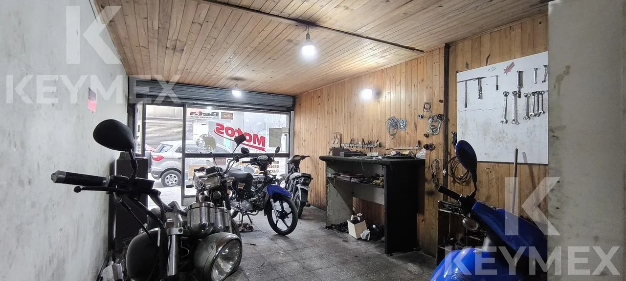 Local Comercial en Calle 27 esq. Av. Montevideo, Berisso, Buenos Aires