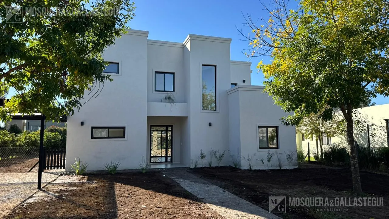 Casa en Los Arenales 1110. Belén de Escobar. Provincia de Buenos Aires.