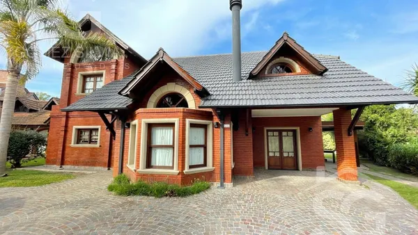 Casa en COUNTRY BANCO PROVINCIA-MORENO