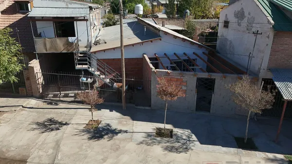 Casa en CASA EN VENTA BARRIO JUAN MANUEL DE ROSAS 1 CENTENARIO