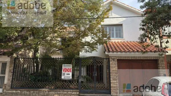 Casa en Julián Barraquero 177