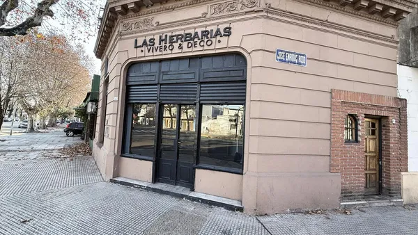 Local Comercial en Avenida Bruix al 4600