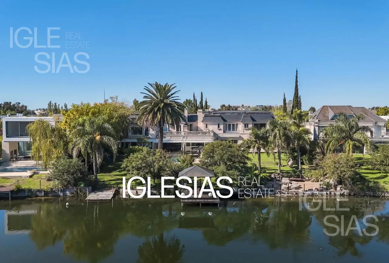 Casa en Av de Los Lagos al 5800