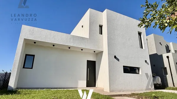 Casa en Almte. Guillermo Brown al 4200