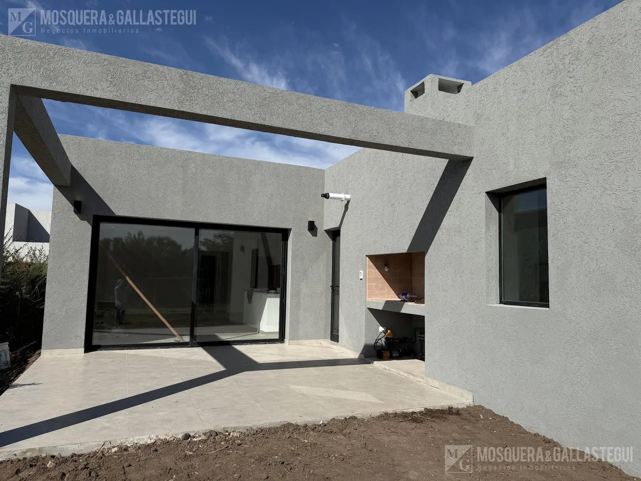 Casa en Santa Lucia al 100