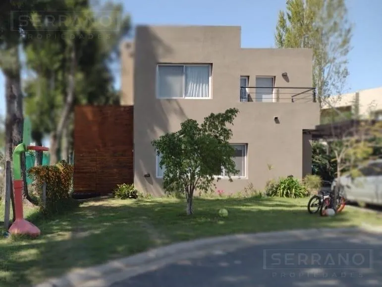 Casa en NIF. Venta casa 4 amb en San Isidro labrador. Villanueva