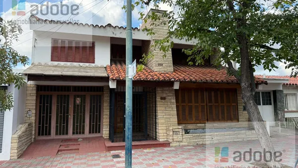 Casa en Marcos Sastre al 900