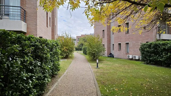 Departamento en Los Crisantemos al 500