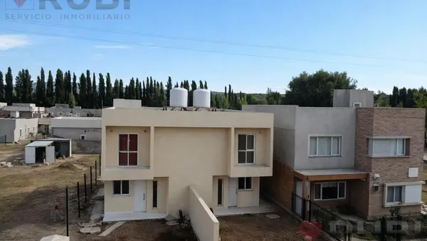 Departamento en PH 2 DORMITORIOS EN VENTA - LOS CEREZOS II - PLOTTIER