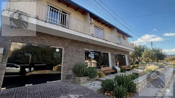 Hotel en Sarmiento al 100