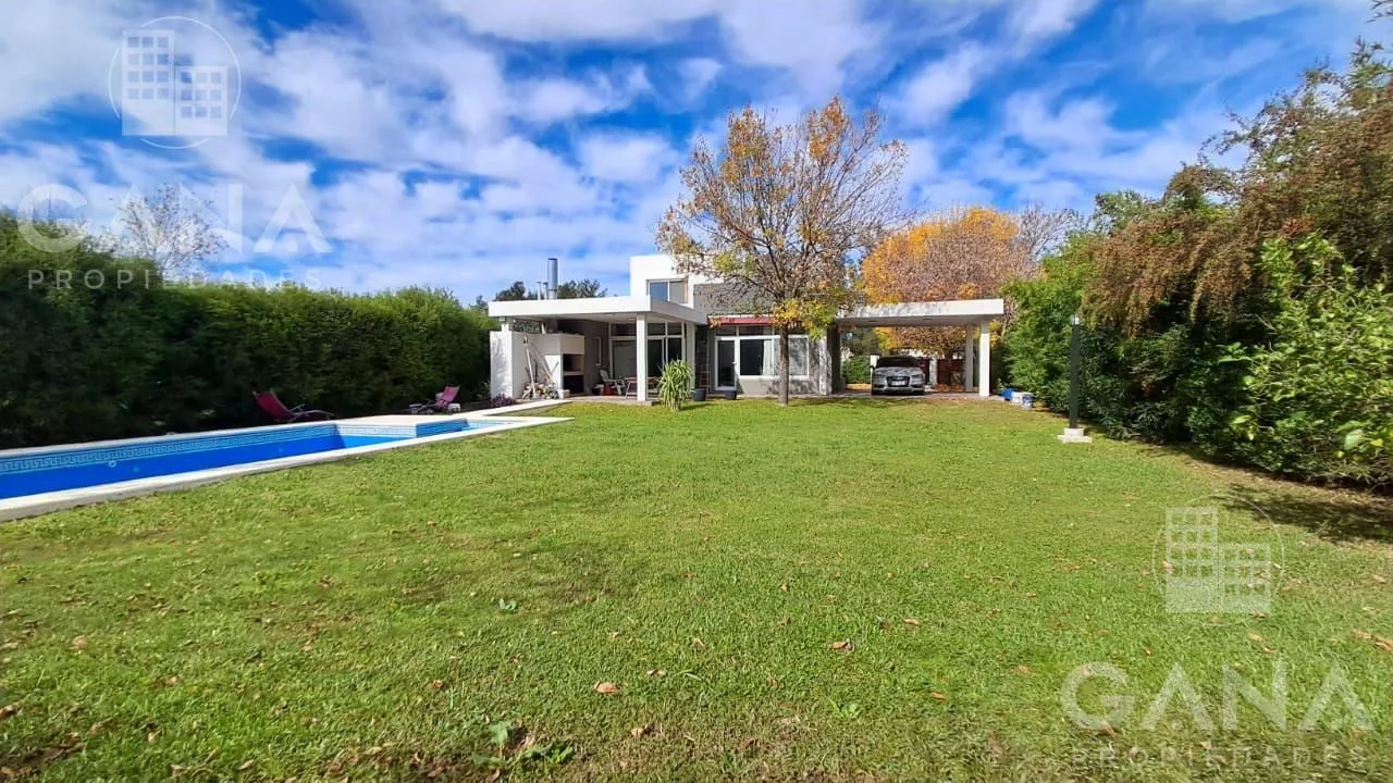 Casa en Av Real al 9500
