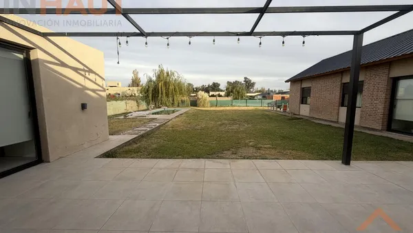 Casa en CASA EN VENTA - B° PRIVADO LA FALDA - CIPOLLETTI