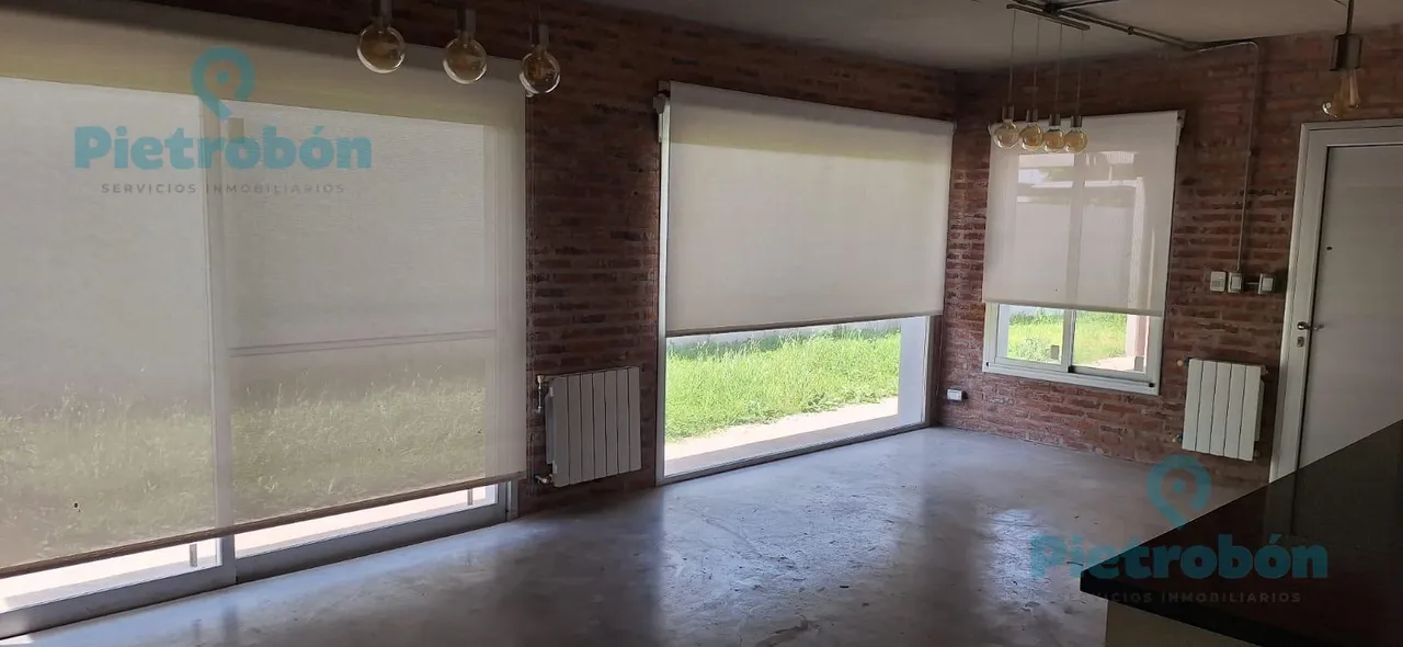 Casa en Suiza 1614, ( Barrio Proyecto Alvear)