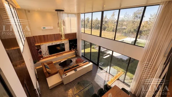 Casa en Avenida Arturo Illia al 300