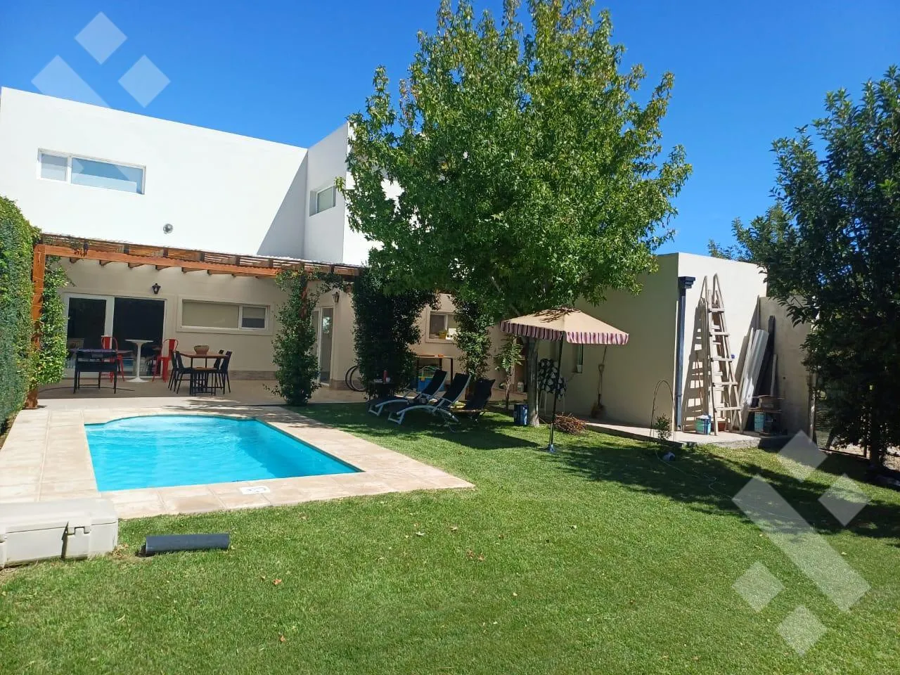 Casa en En Venta | Casa de 3 Dormitorios | Apta Credito Hipotecario | Barrio Las Lilas Plottier