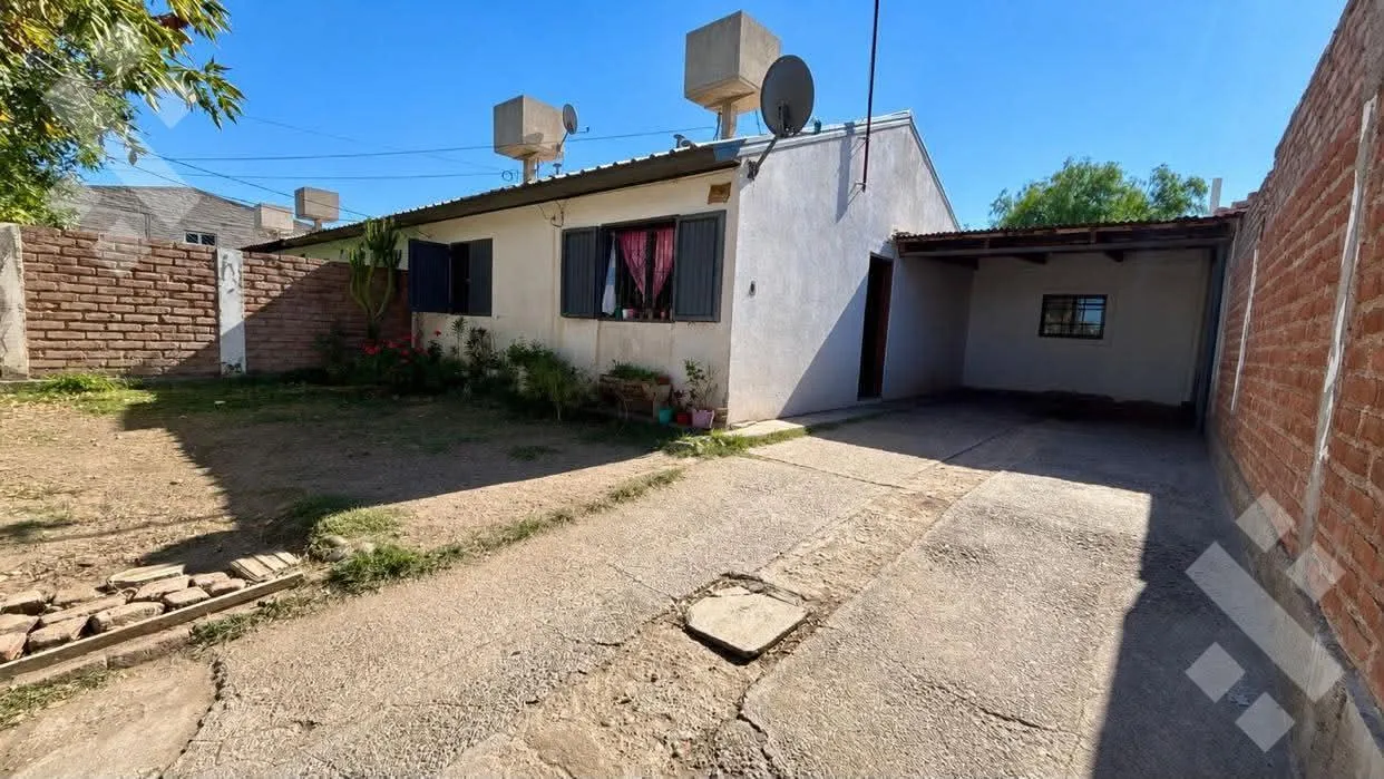 Casa en VENTA Casa de 3 dormitorios en barrio Sarmiento, Centenario, Neuquén.
