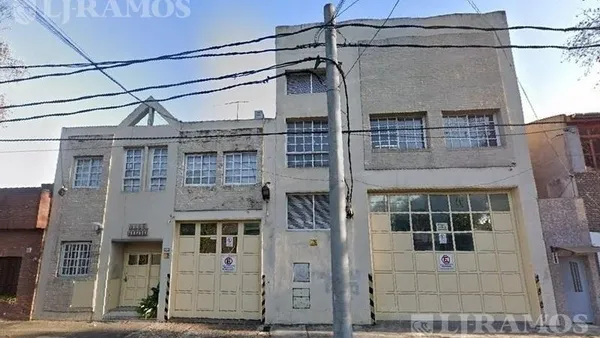 Galpon en Azcuénaga al 4300