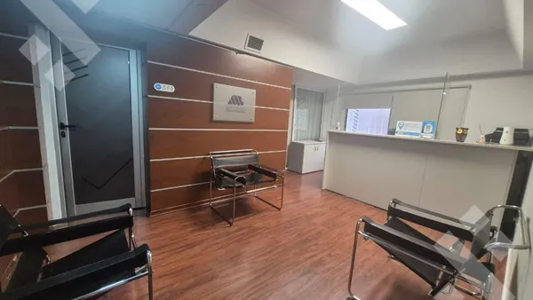 Oficina en Rivadavia al 100