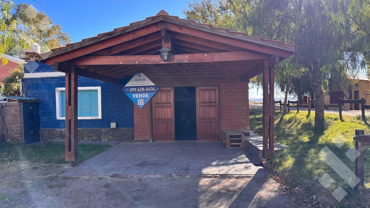 Casa en Venta casa Lago Pellegrini en esquina