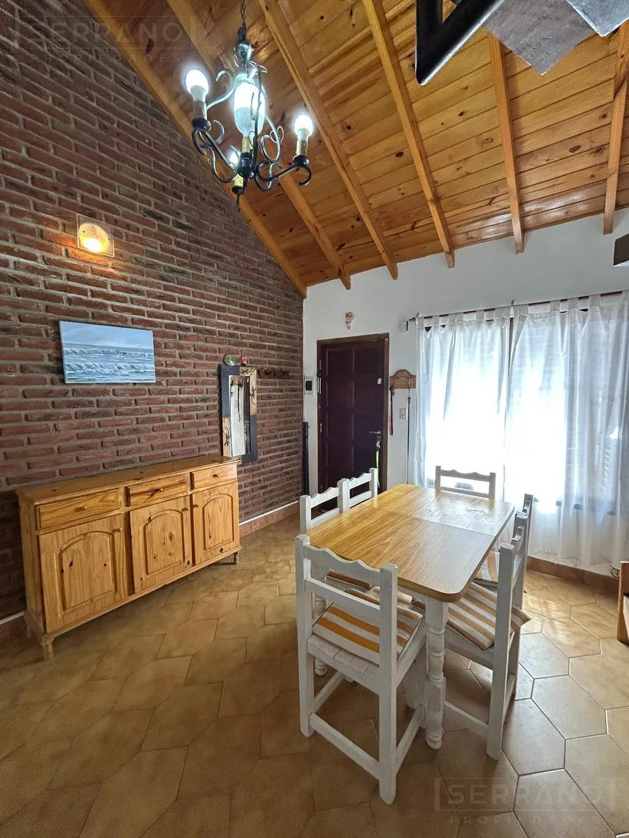 Casa en Venta Duplex con gas natural a 2 cuadras del mar.. La Lucila