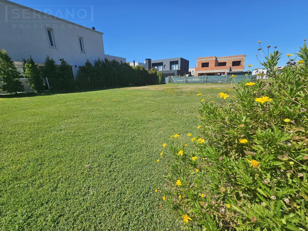 Terreno en LHC. Venta lote en esquina en Vila Marina II, Villanueva