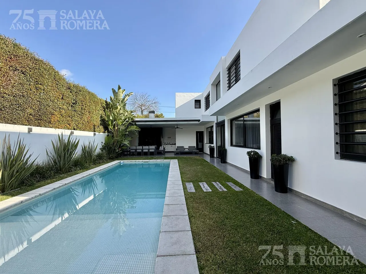 Casa en Pacheco esquina Balcarce
