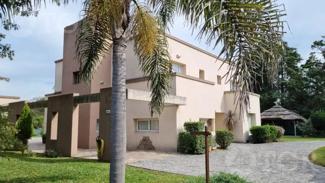 Casa en Garcilazo de la Vega al 600