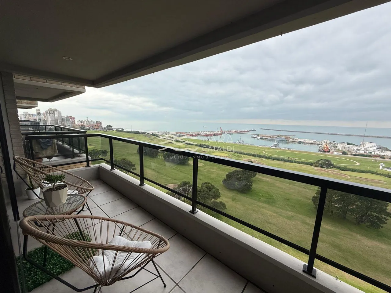 Departamento en Azcuenaga al 200