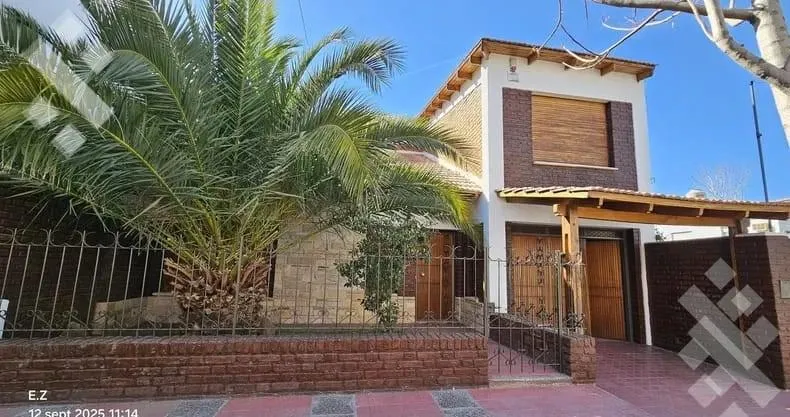 Casa en Venta Casa Calle Miguel A. Camino al 400 - Neuquén -