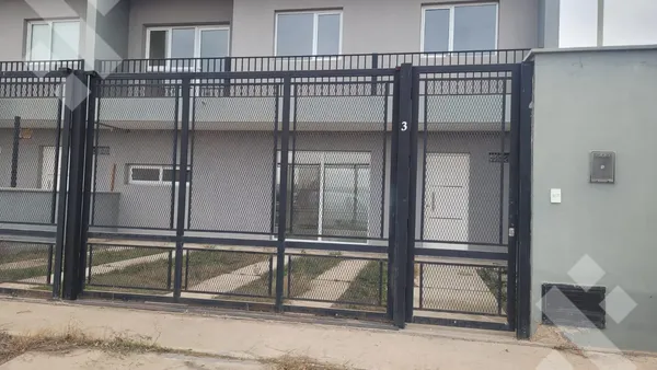 Casa en Los cactus al 700 - Fernandez Oro