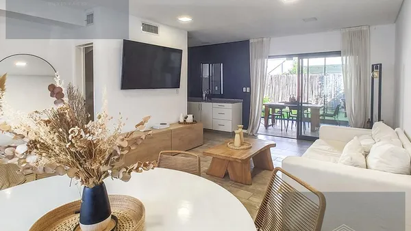Casa en Duplex cuatro ambientes en venta en Cañada Village