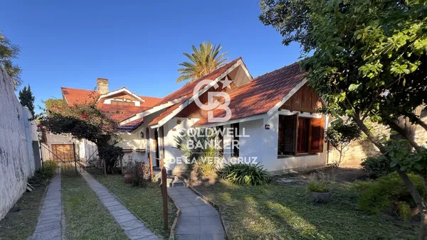 Casa en Casa en Cañada de Gomez, sobre Bv. Centenario