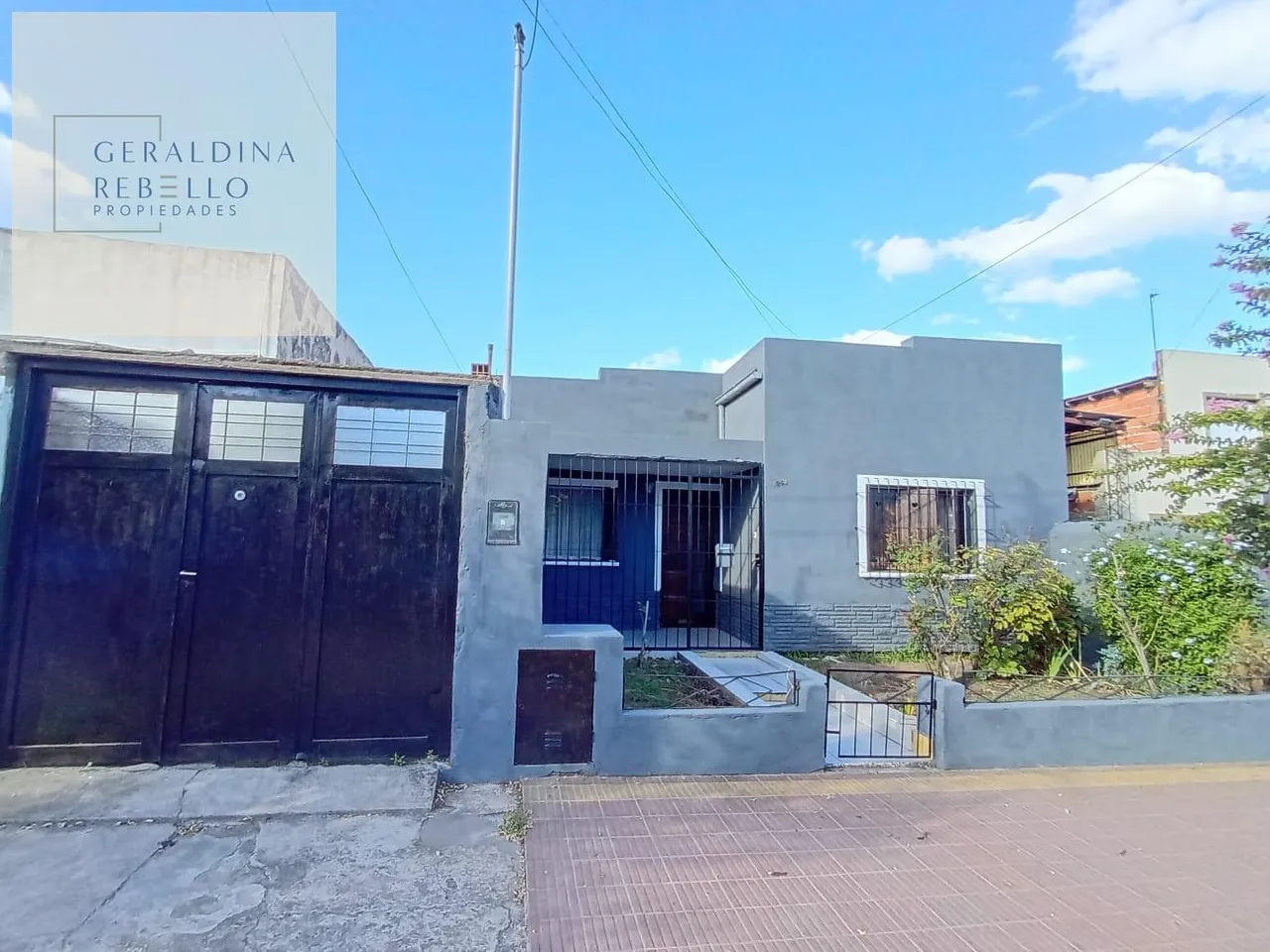 Casa en Duffau al 1200