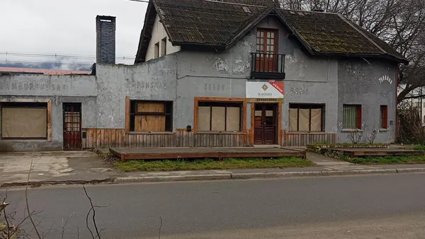 Casa en Local Comercial Mas Vivienda en esquina céntrica de El Bolsón (FZ-51)