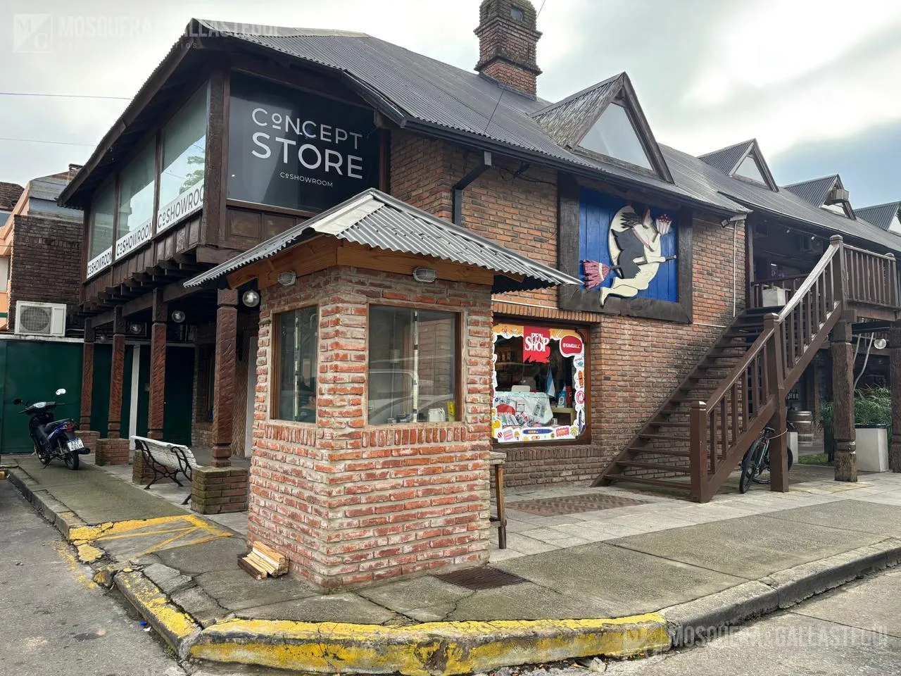 Local Comercial en Blanco encalada al 2200