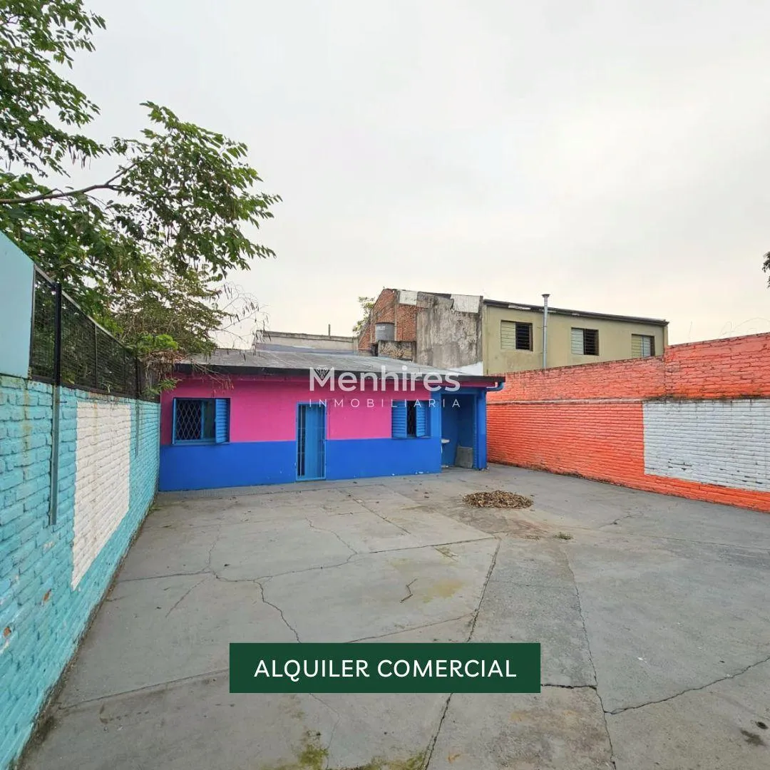 Casa en Alquiler comercial | Propiedad de 5 ambientes con patio y 2 baños