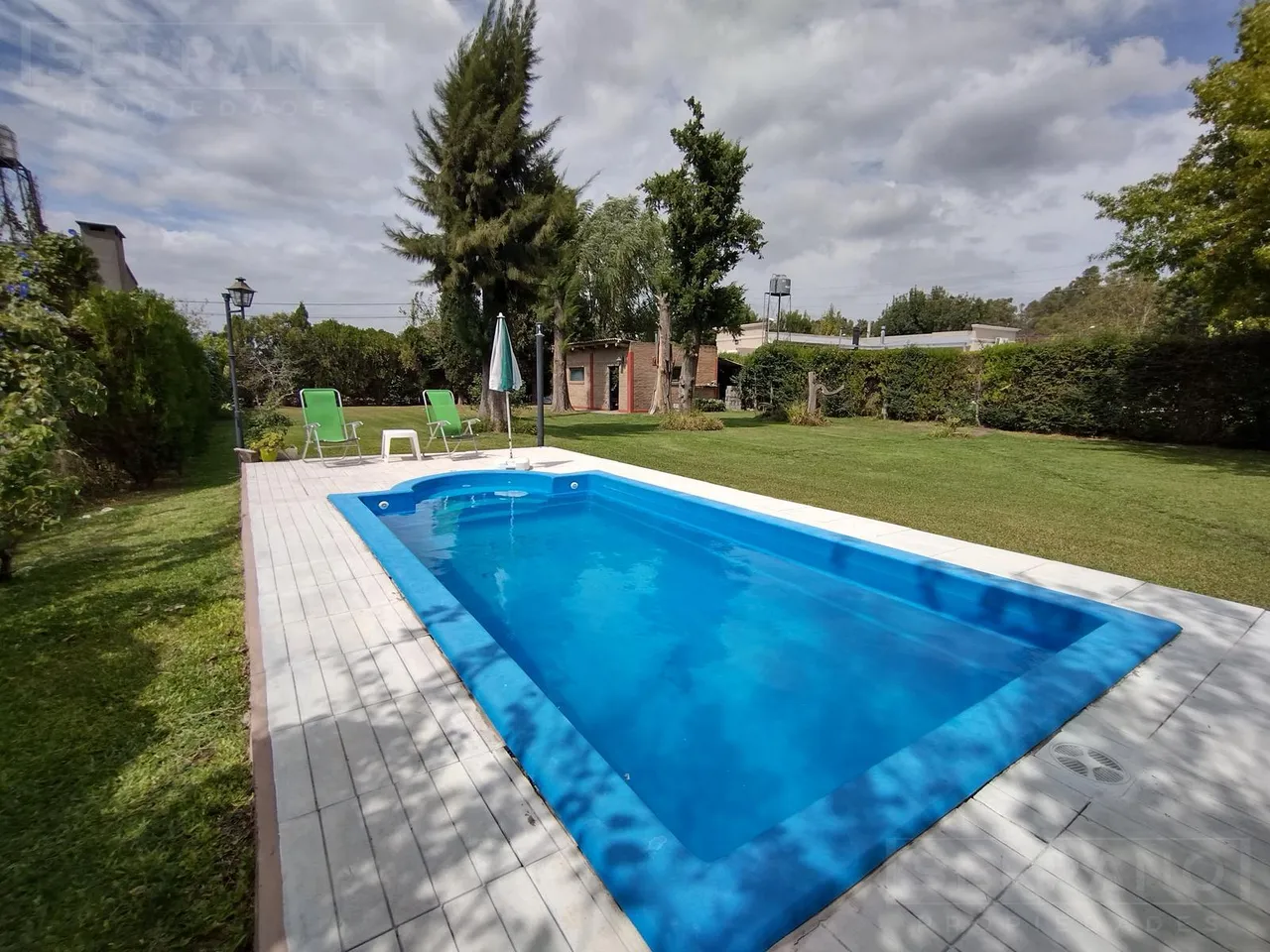 Terreno en AUR. Venta. Terreno 730 M2. Con Galpón Y Pileta. Barrio Parque Sakura