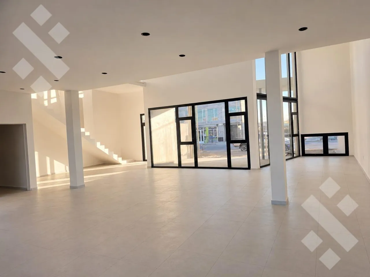 Local Comercial en En Alquiler | Oficinas Comerciales | Calle Las Lajas | Plottier