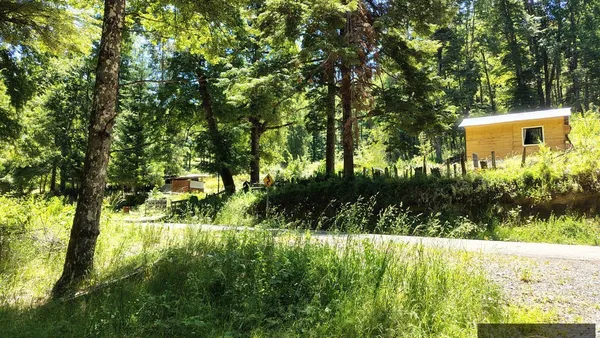 Terreno en Hectareas en venta en Pirehueico Región de los Ríos, Chile a metros del paso Hua Hum