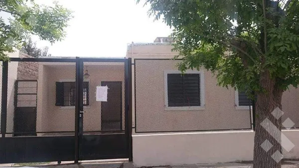 Casa en VENTA-CASA-3DORMITORIOS-BARRIO CENTRO-CATRIEL-RIO NEGRO-ANATUYA 300